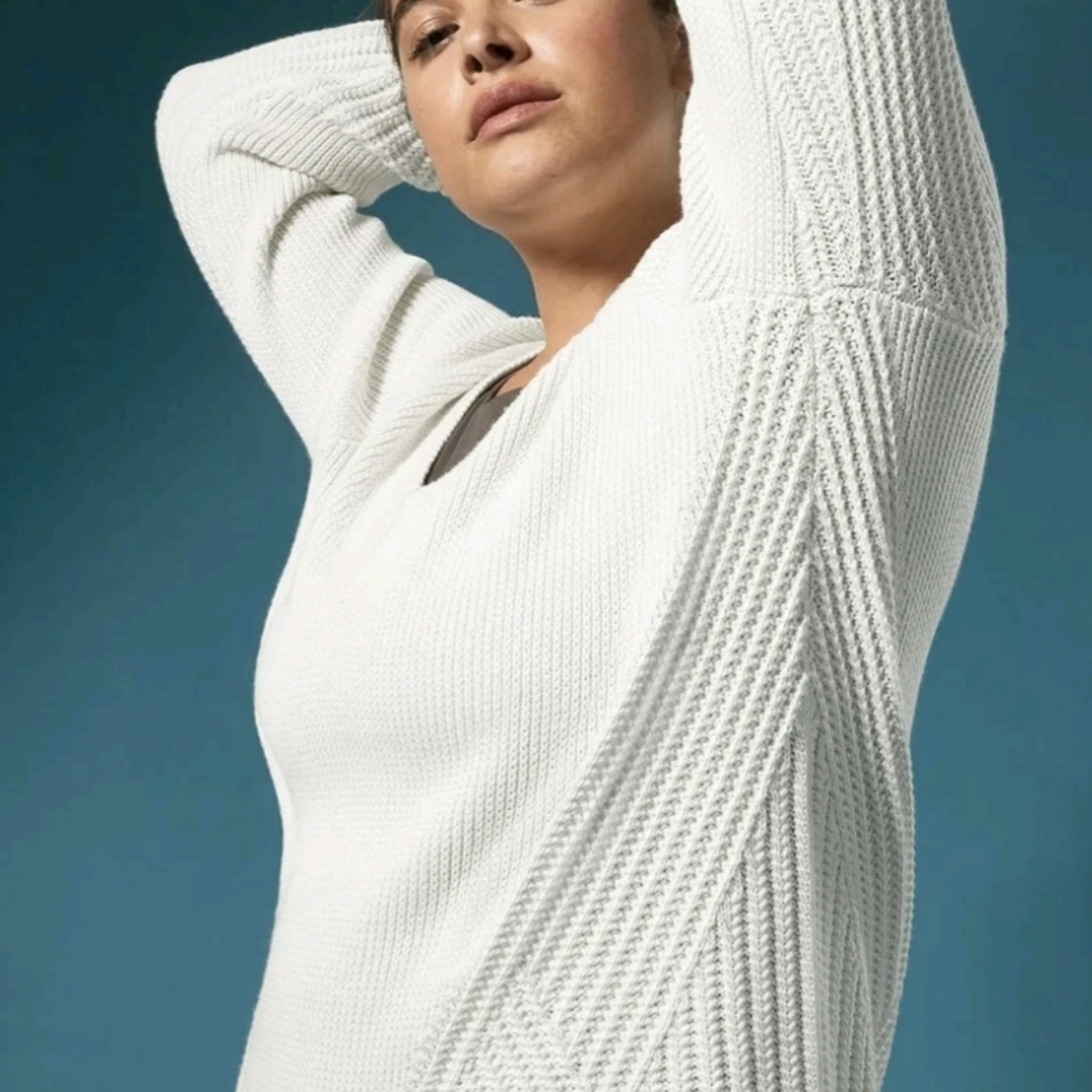 Athleta Teton V neck waffle knit sweater in dove color. Size xs EUC worn once!